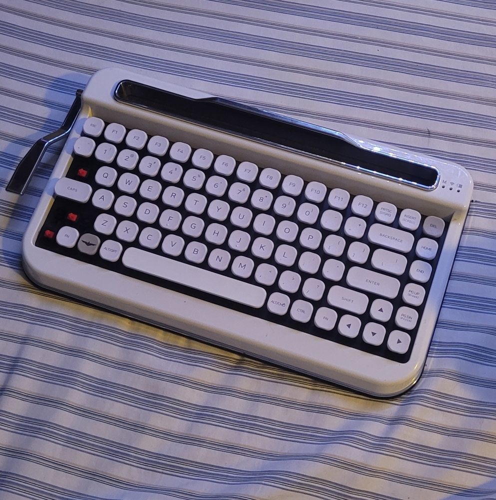 Wireless Typewriter Keyboard